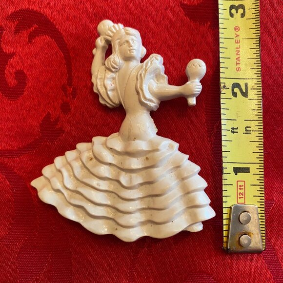 1950's White Pin of a Women with Maracas Dancing possibly the Merengue - Picture 4 of 4